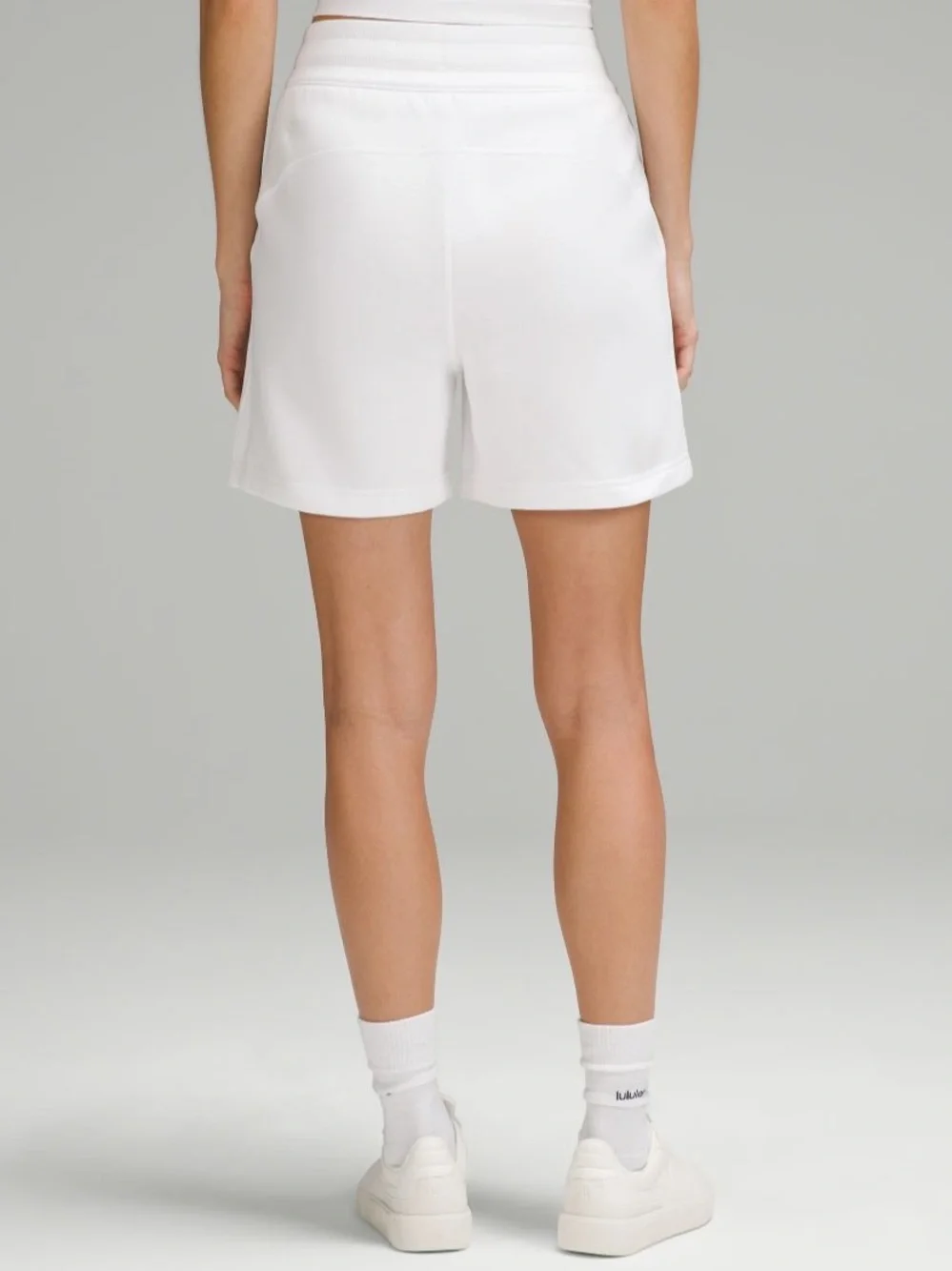 Brand new lululemon Scuba high-riser short 5 inch - Picture 3 of 6